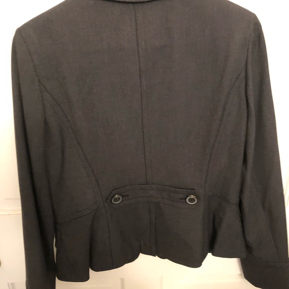 The Loft Stylish Dress Suit - Picture 3 of 6